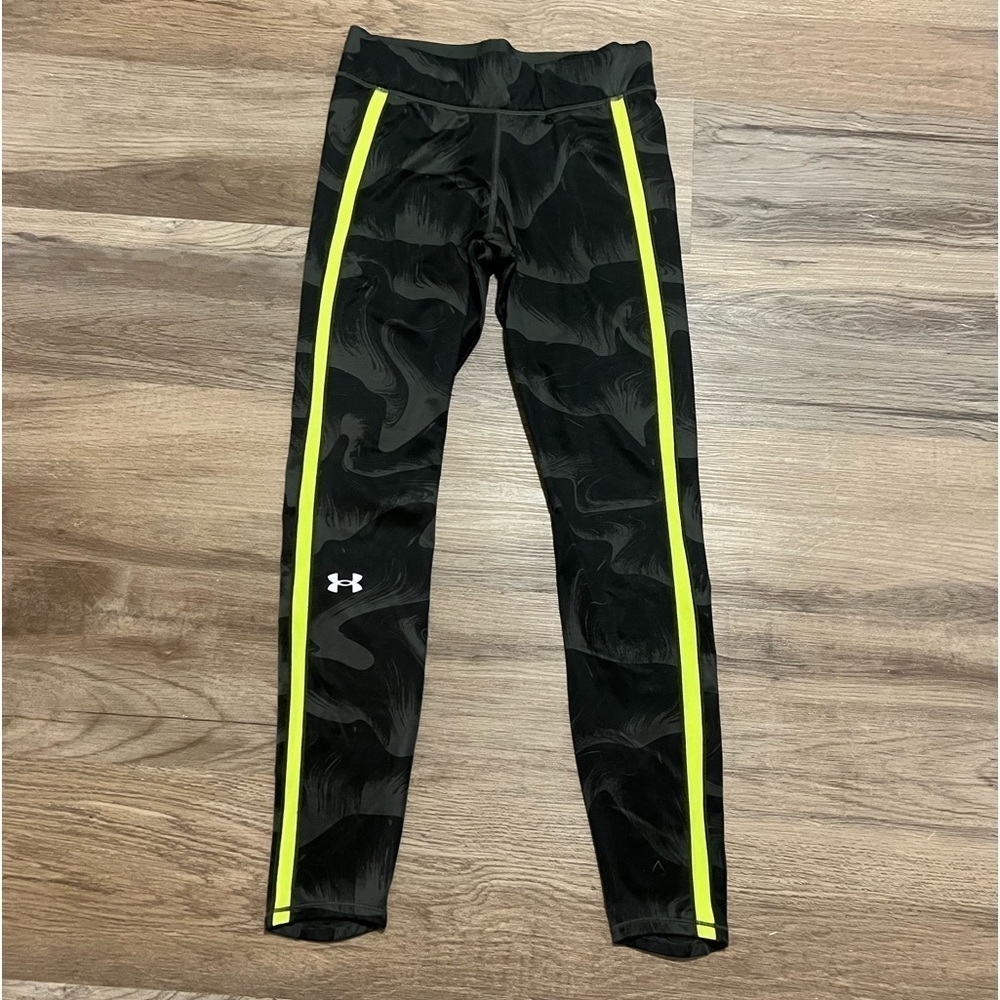 Under Armour Workout Leggings w/yellow Stripe